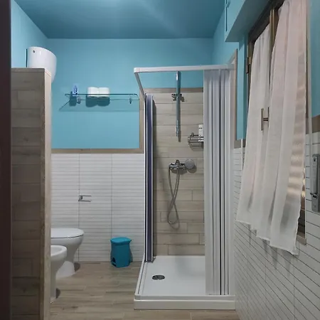 La Casa Del Glicine Проживание в семье