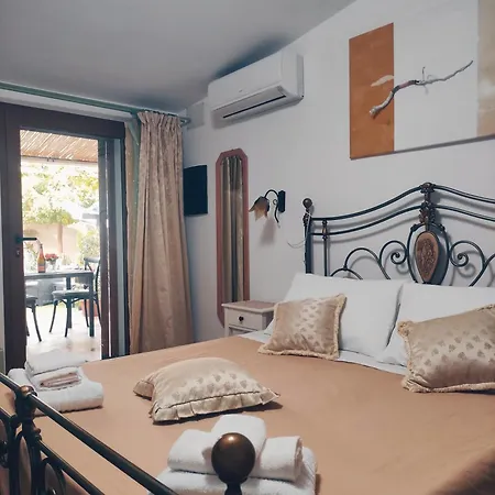 Проживание в семье La Casa Del Glicine *