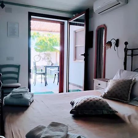 Δωμάτια σε οικογενειακή κατοικία La Casa Del Glicine *