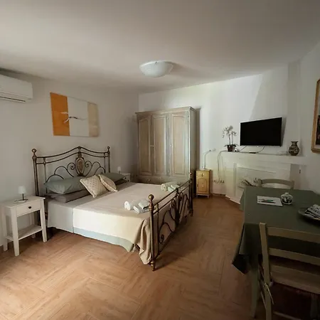 Homestay La Casa Del Glicine Marrubiu